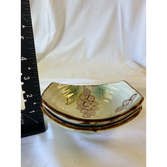 Handcrafted Ceramic Grapevine Patterned Dish Set - 2-Piece Decorative Plates - Picture 2 of 2